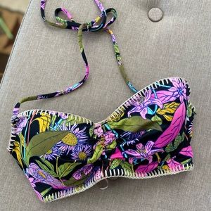 Victoria’s Secret Black Multicolor Floral Halter Bikini Top Clasp Back 32B